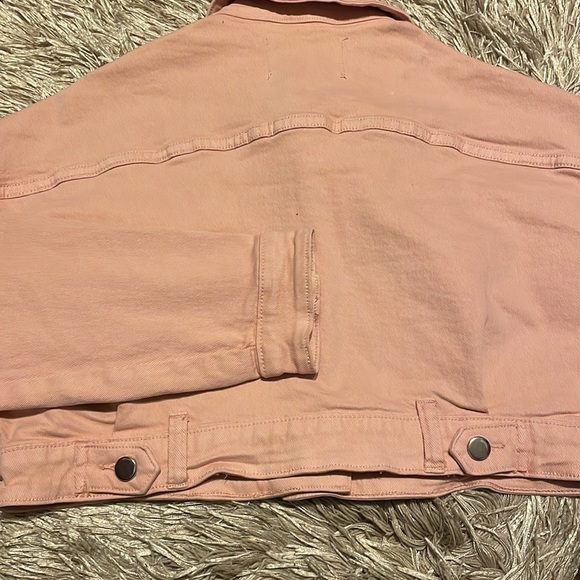 FASHION Nova Light Pink Cropped Jean Jacket Size Small - Picture 6 of 7